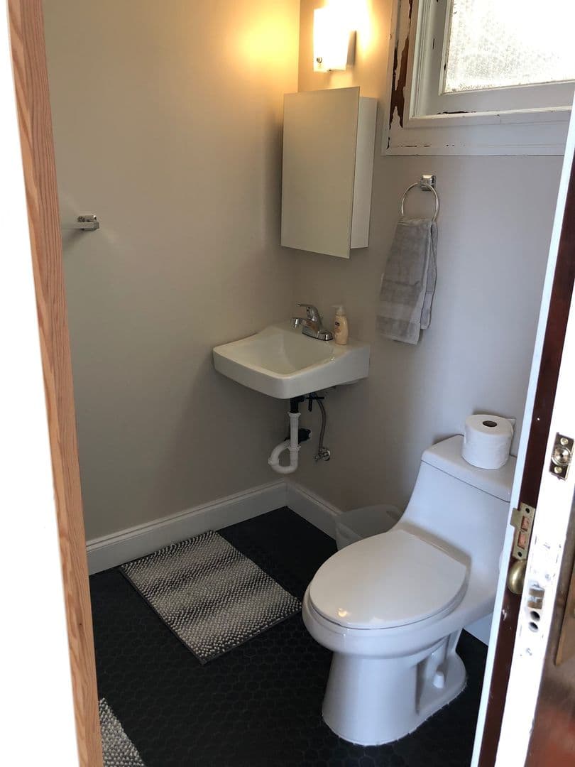 Astoria Apartment: 351 14th Street - Apt 5