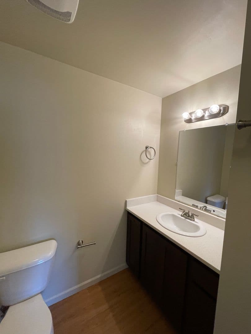 Astoria Apartment: 2031-2035 5th Street