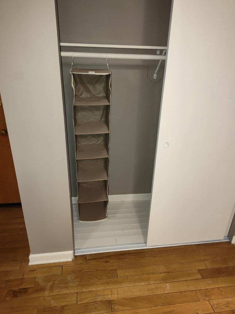Astoria Apartment: 1418 Commercial St