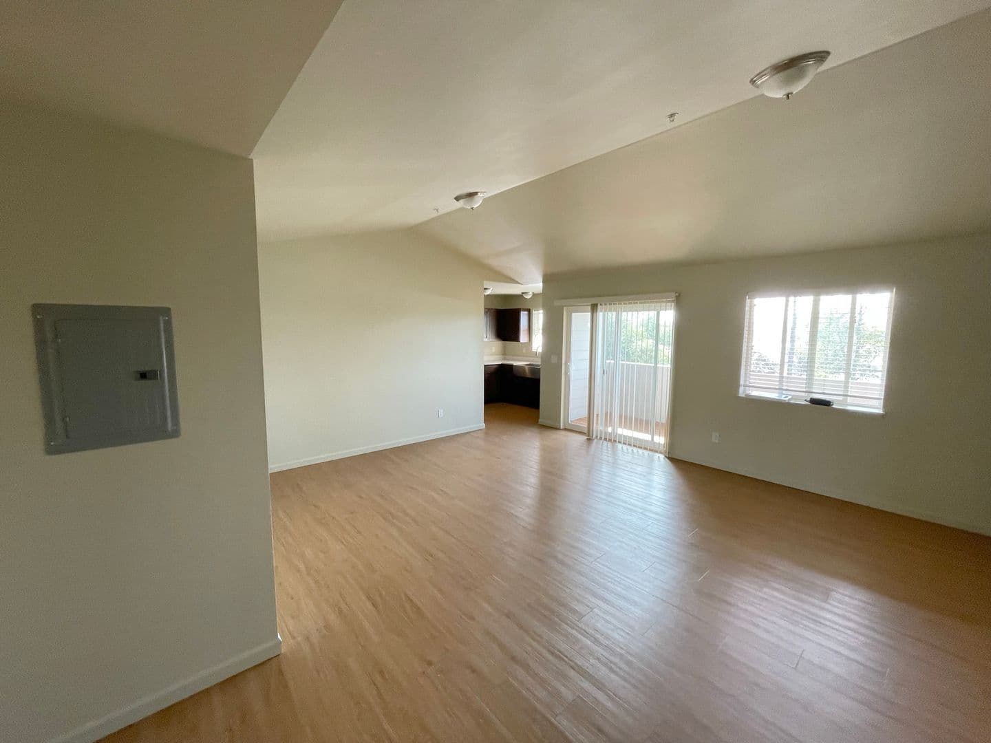 Astoria Apartment: 2031-2035 5th Street