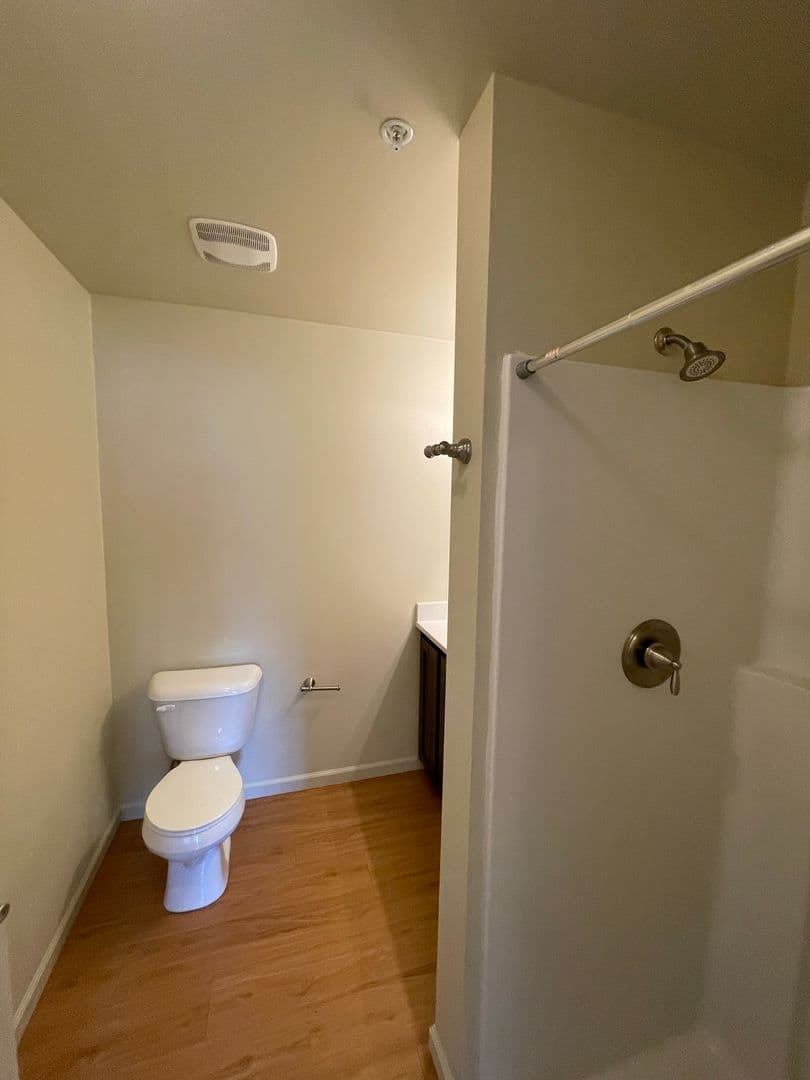 Astoria Apartment: 2031-2035 5th Street