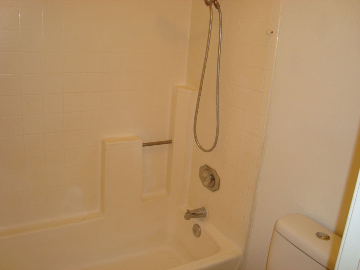 San Bernardino Apartment: 3981 North H Street
