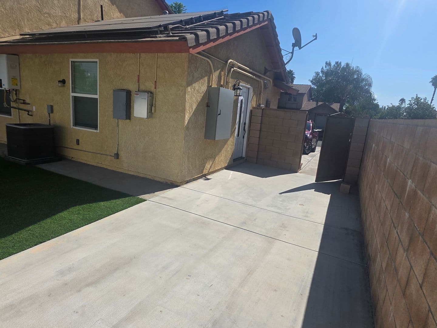 Rialto Apartment: 710 N. Lamarr Street
