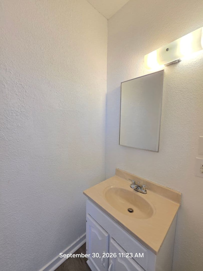 North Edwards Apartment: 13057 Davenport St