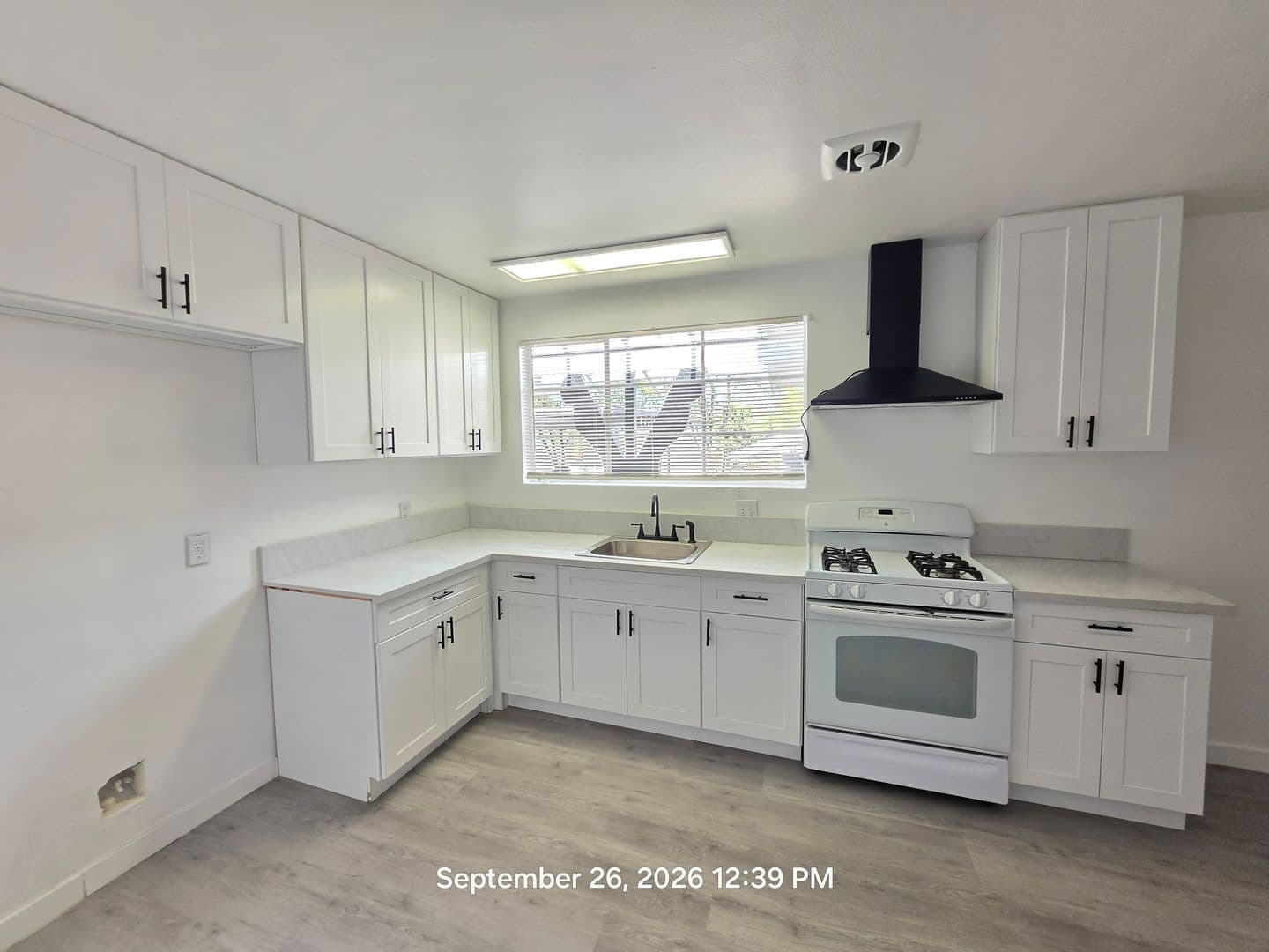 Lancaster Apartment: 1118 E Avenue K