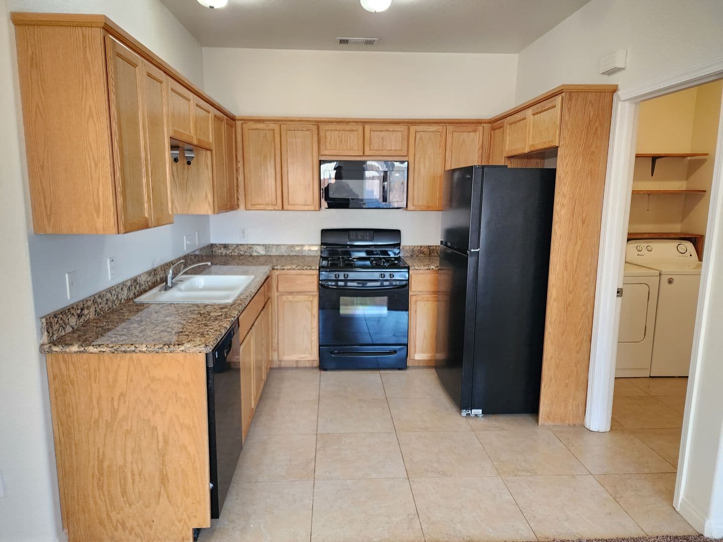 California City Apartment: 8536 Aspen Ave #A