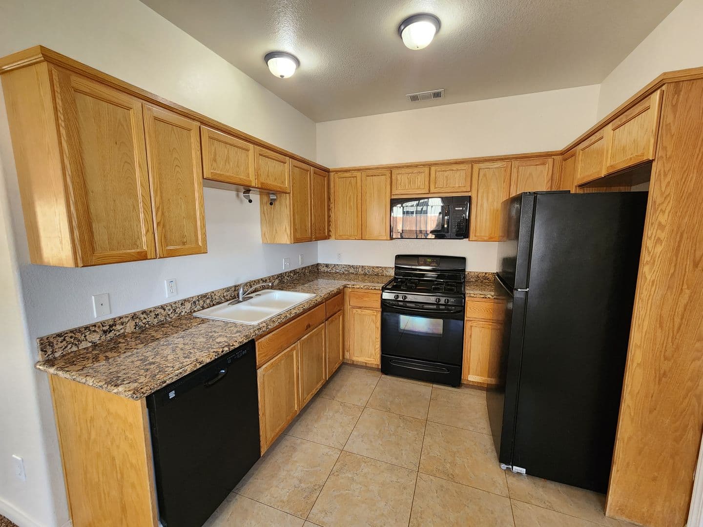 California City Apartment: 8536 Aspen Ave #A