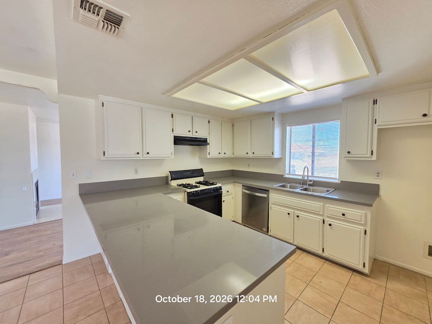 California City House: 20213 Airway Blvd