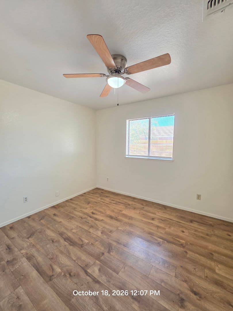 California City House: 20213 Airway Blvd