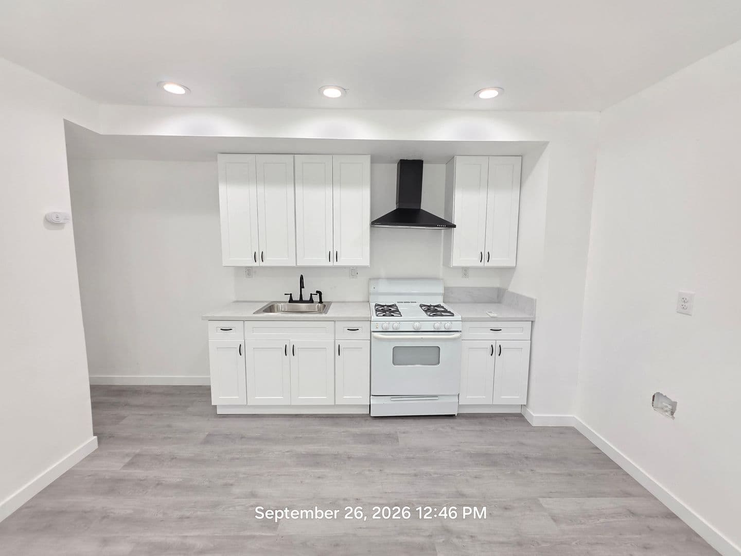 Lancaster Apartment: 1118 E Avenue K