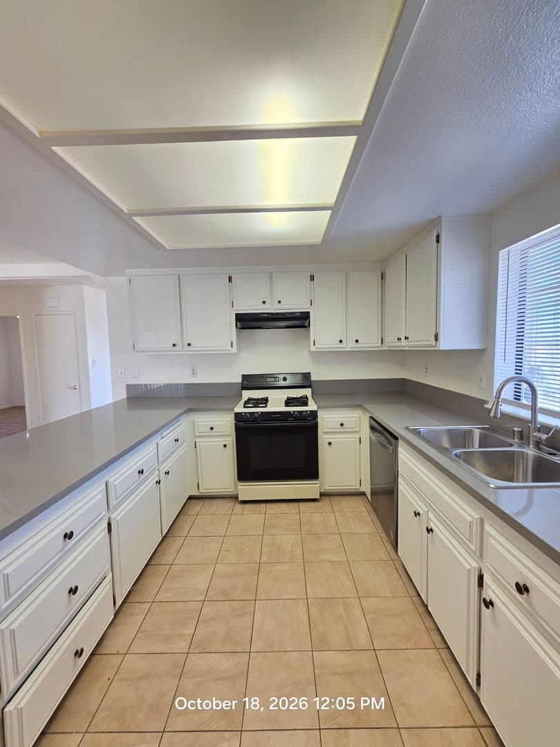 California City House: 20213 Airway Blvd