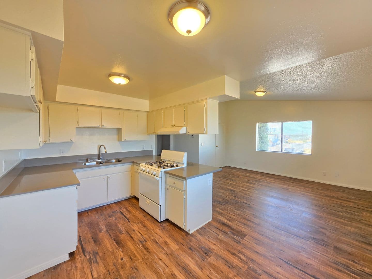 California City Apartment: 8342 Columbine Ave #C