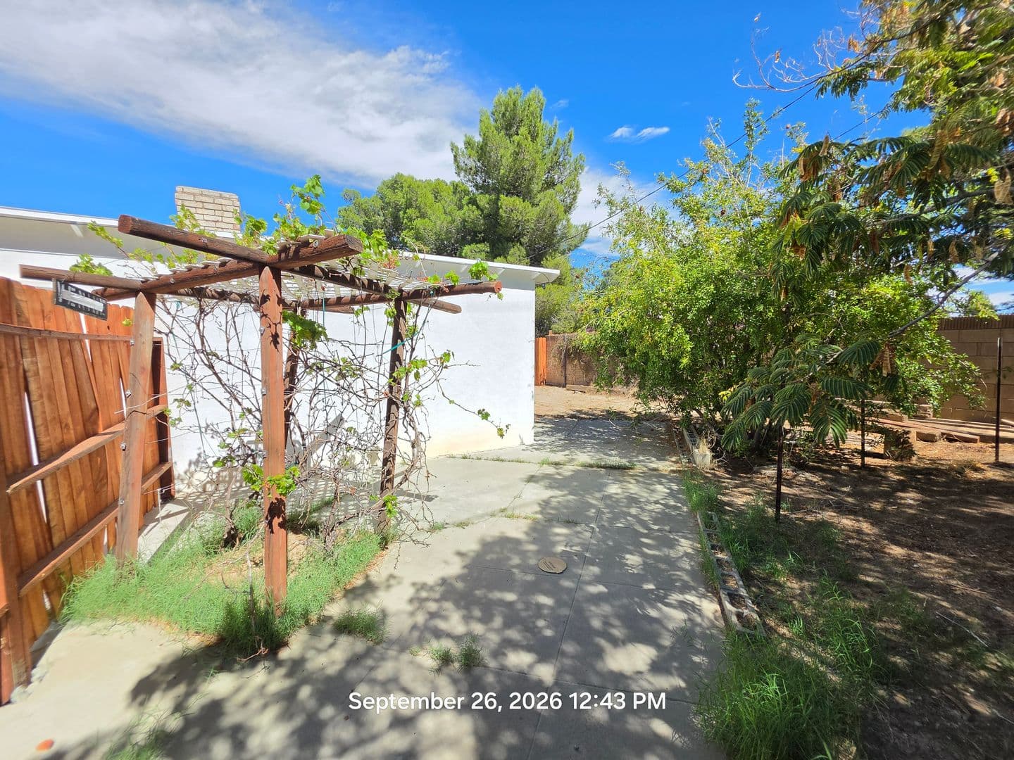 Lancaster Apartment: 1118 E Avenue K