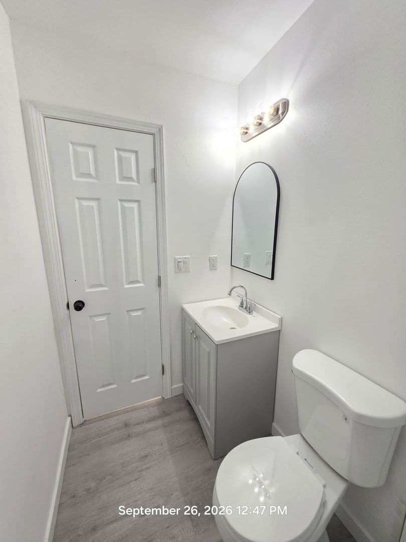 Lancaster Apartment: 1118 E Avenue K