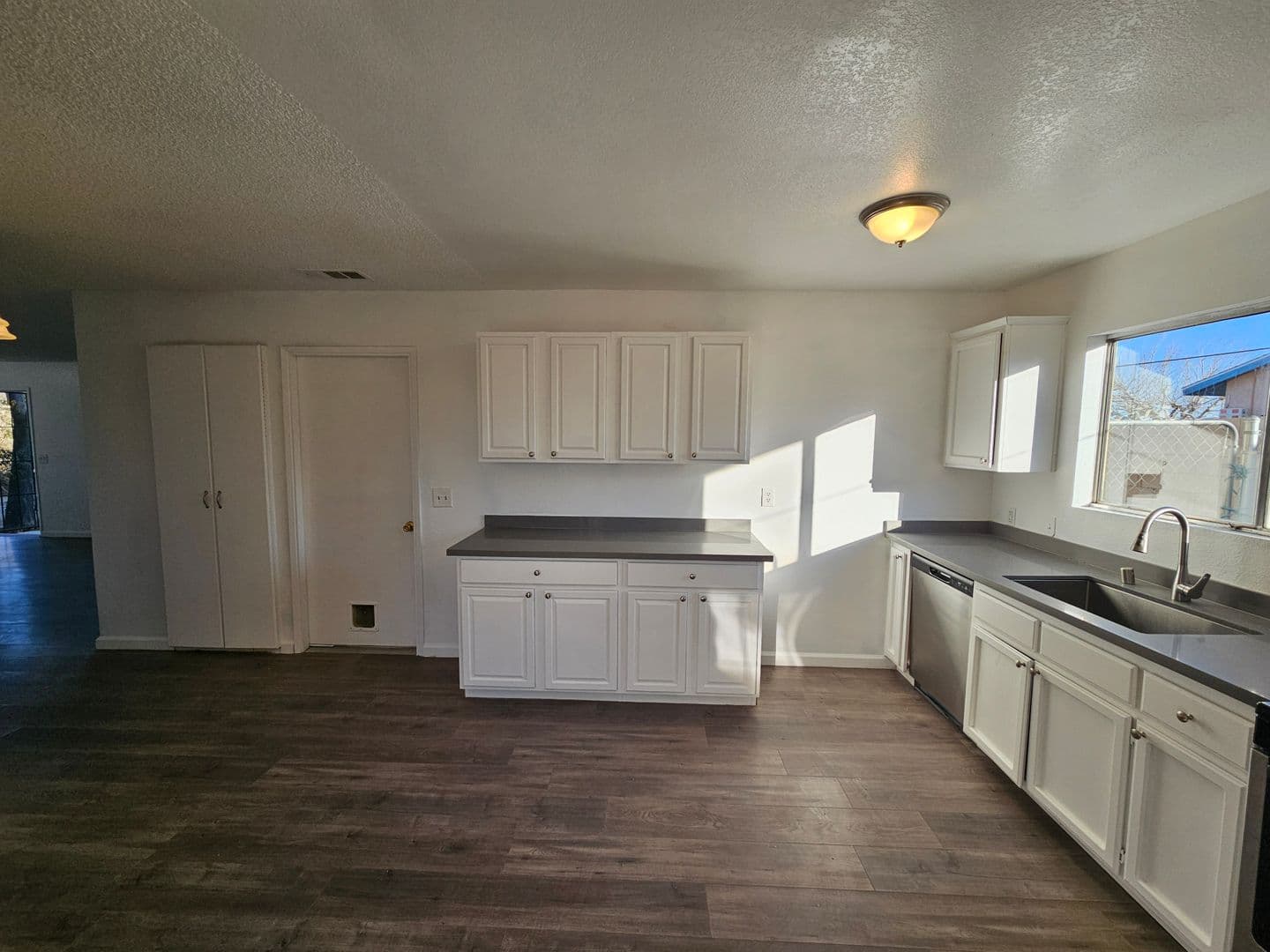 California City House: 19625 81st St