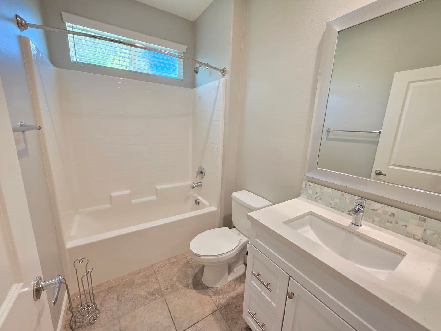 Sylmar House: 14910 W Castille Way