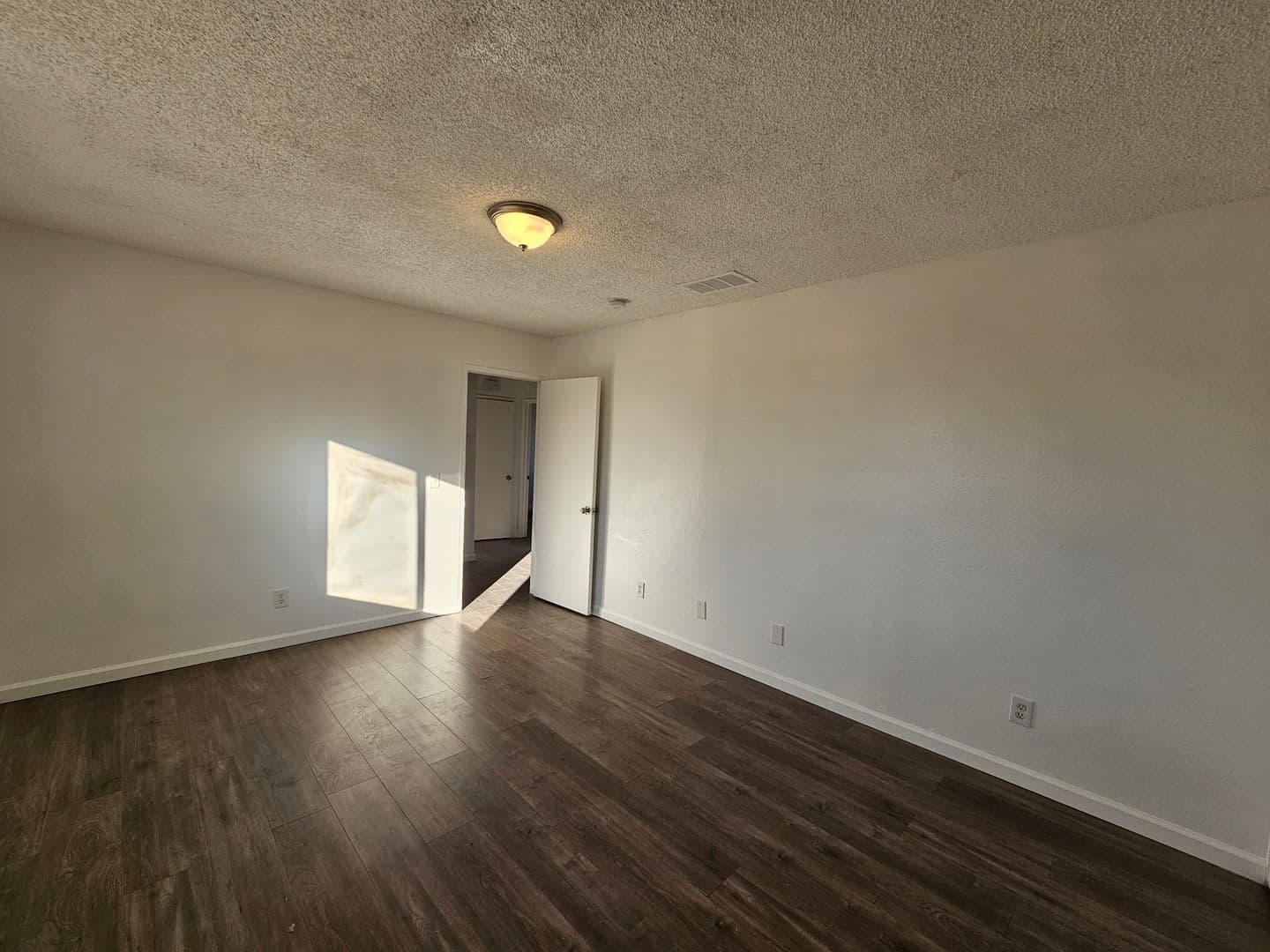California City House: 19625 81st St