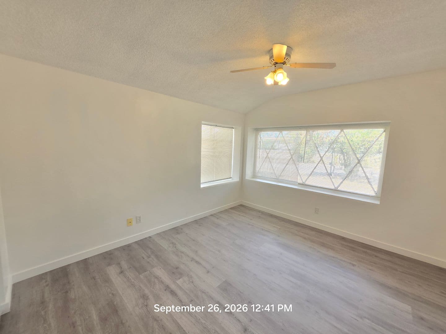 Lancaster Apartment: 1118 E Avenue K