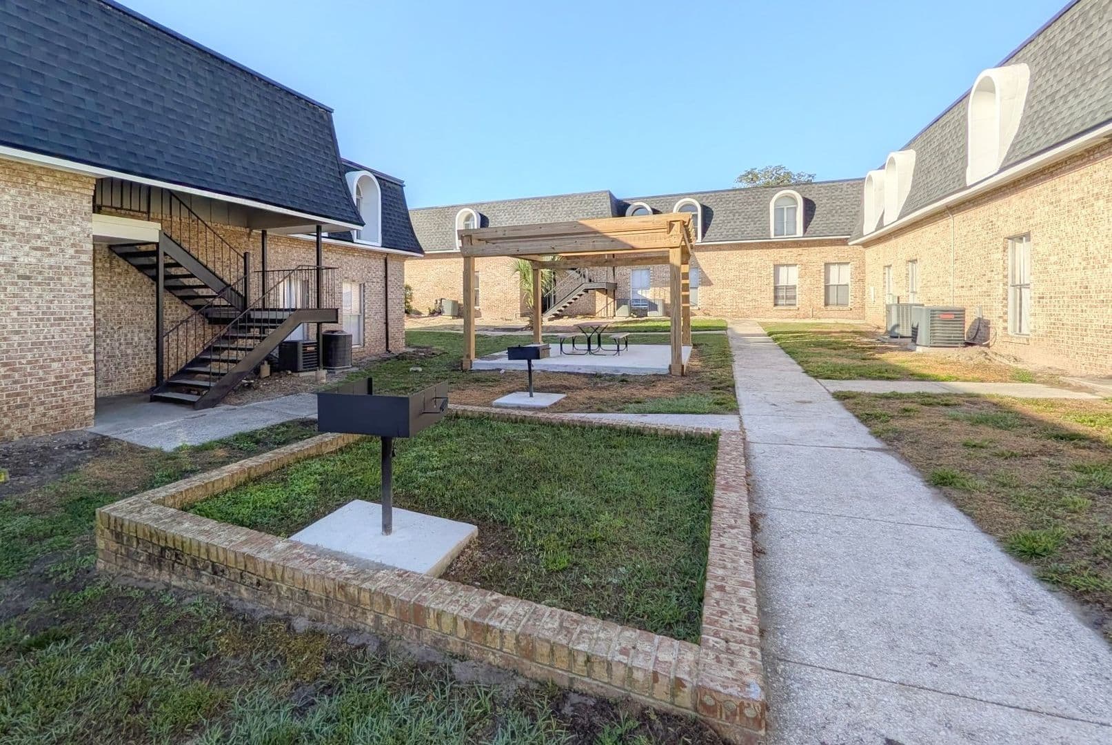 Jacksonville Apartment: 7201 Arlington Expy