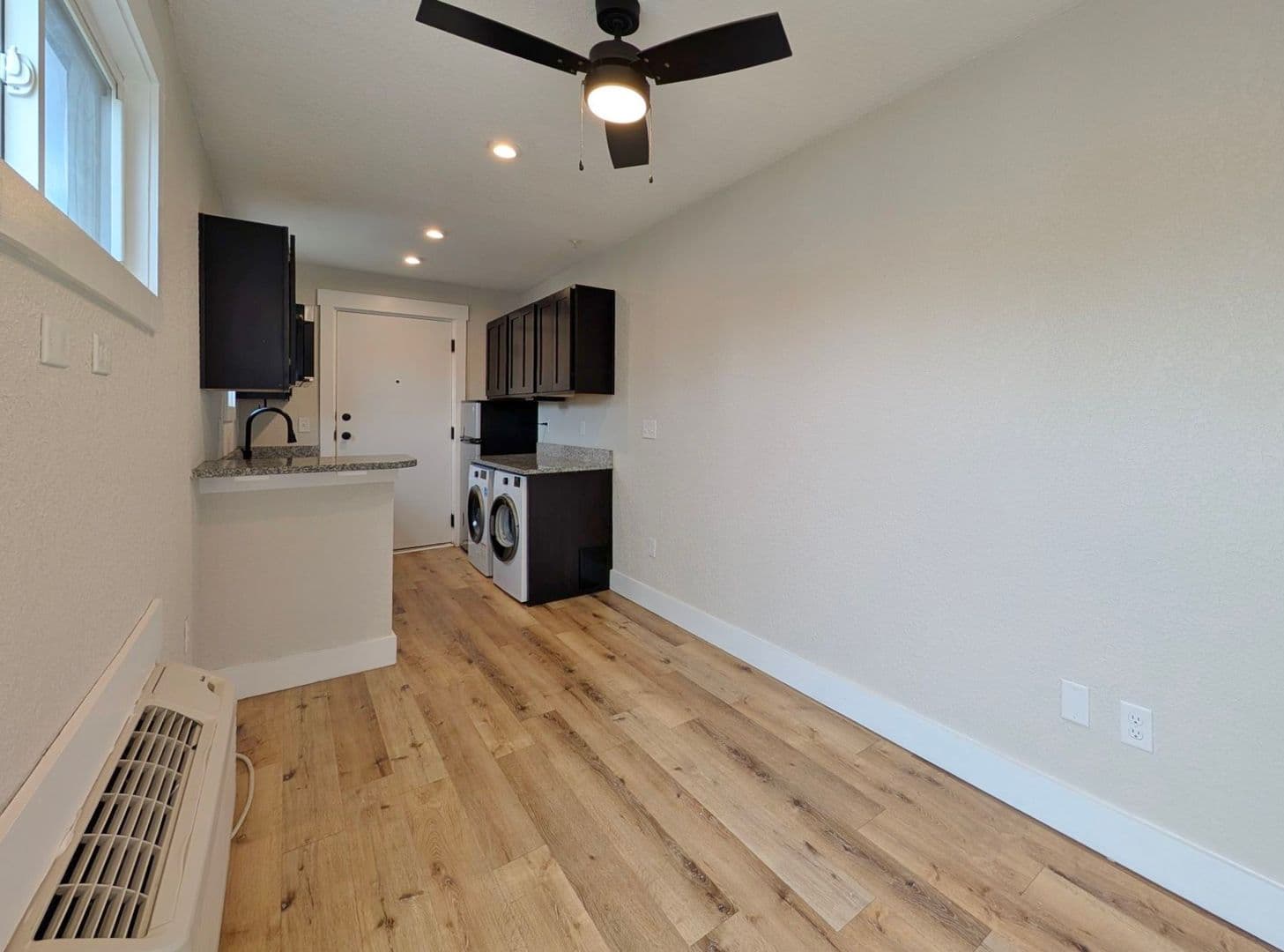 Jacksonville Apartment: 412 E Ashley St