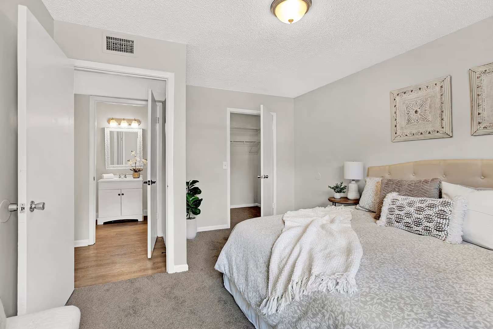 Jacksonville Apartment: 10825 Key Haven Blvd