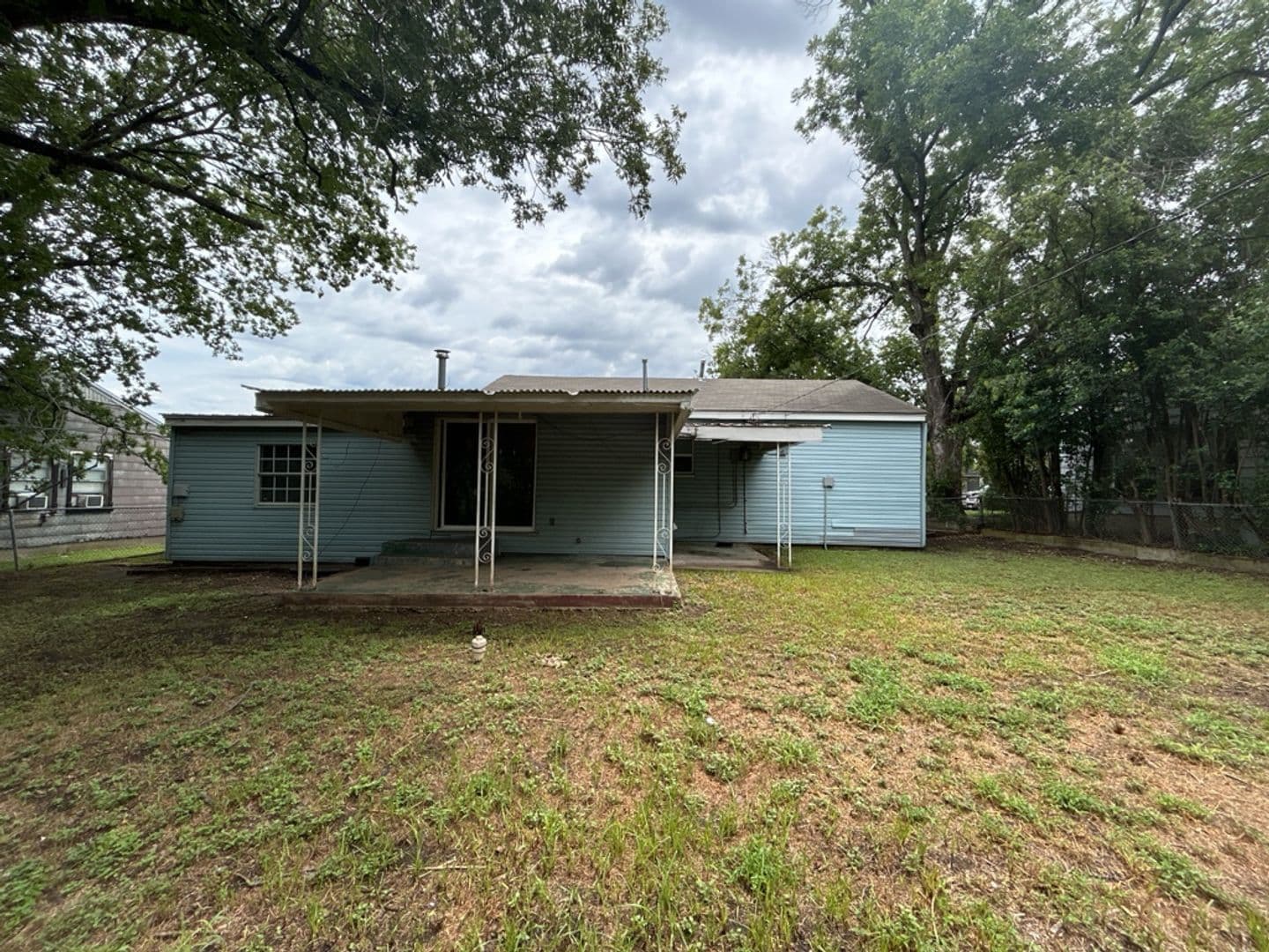 Killeen House: 905 Carlisle St.