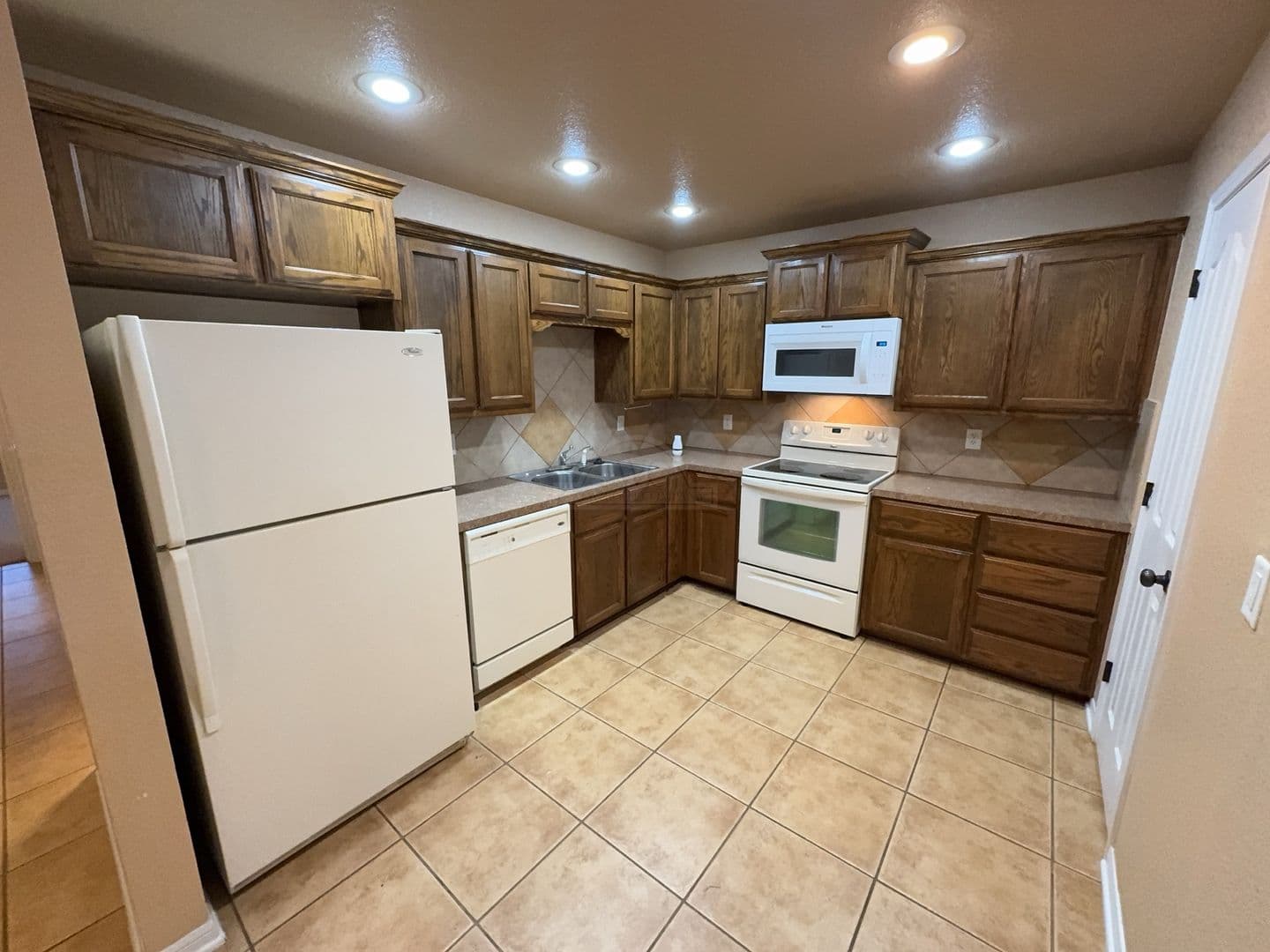 Killeen Apartment: 4703 Autumn Valley Dr