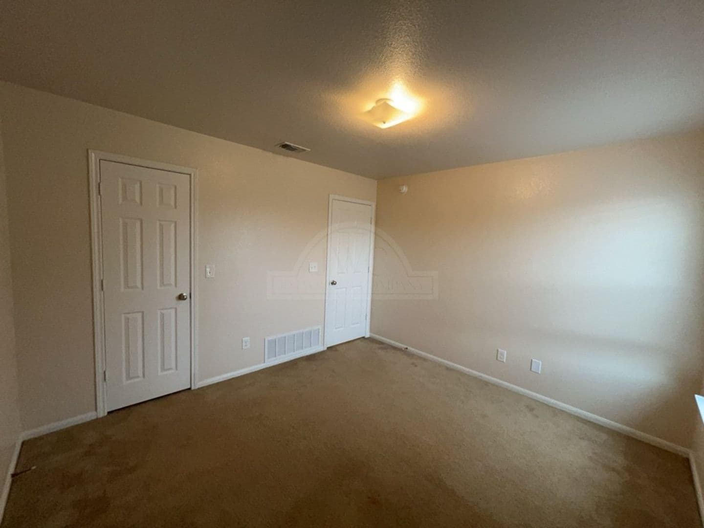 Killeen House: 303 Leo Ln