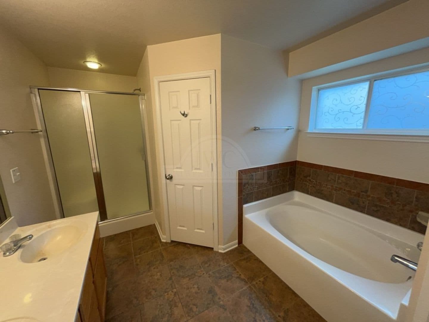 Killeen House: 303 Leo Ln