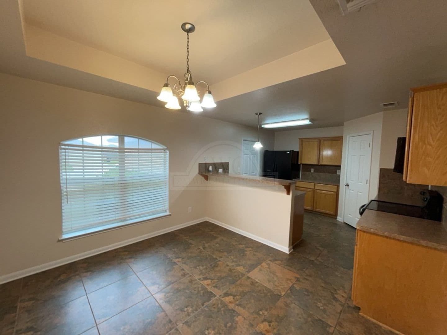 Killeen House: 303 Leo Ln