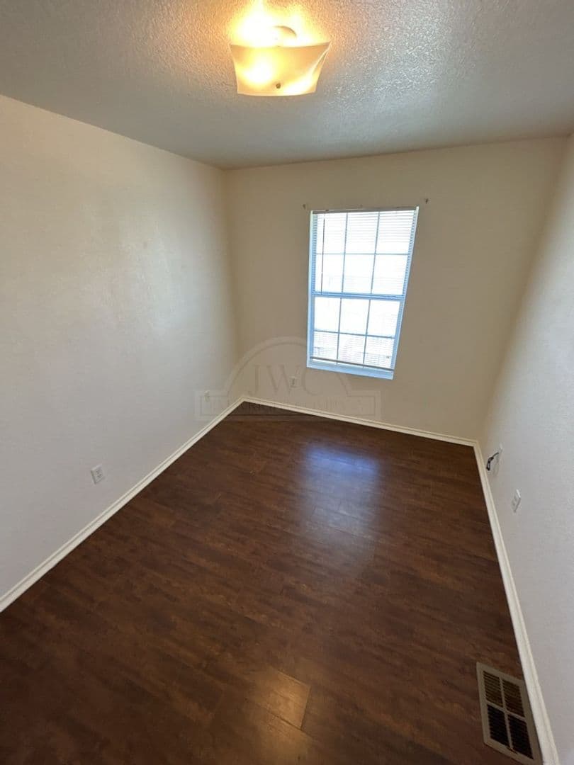 Killeen Apartment: 4410 Jeff Scott