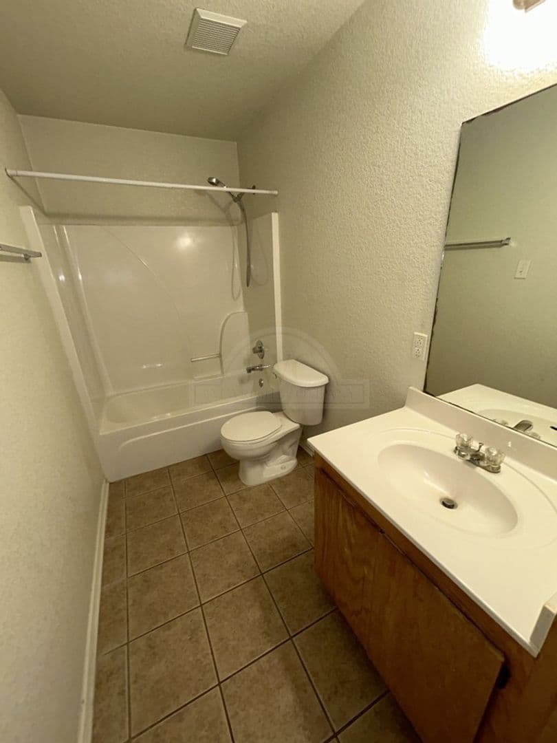 Harker Heights Apartment: 207 Dale Earnhardt