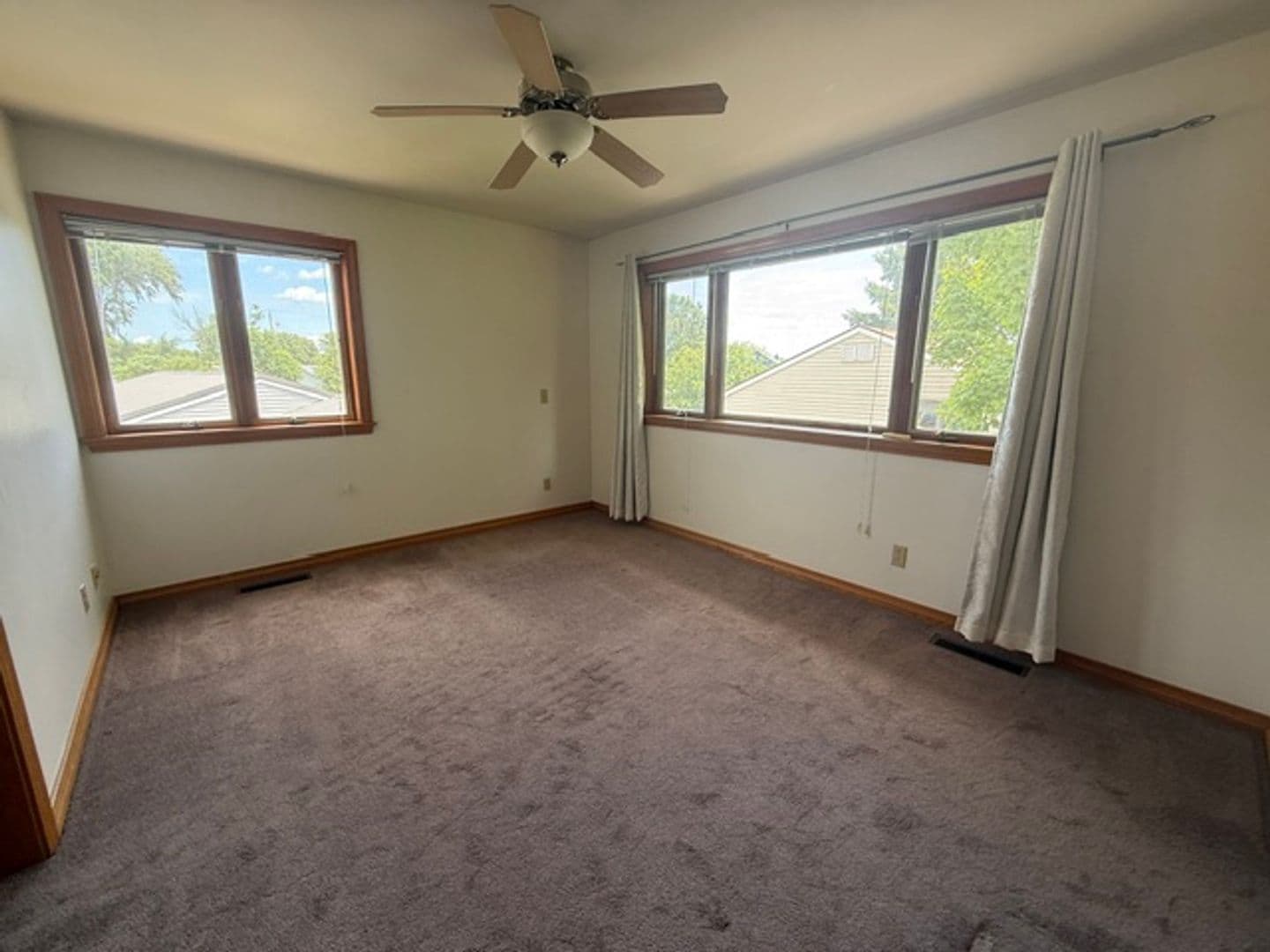 Urbana Apartment: 3202 Chatham Dr