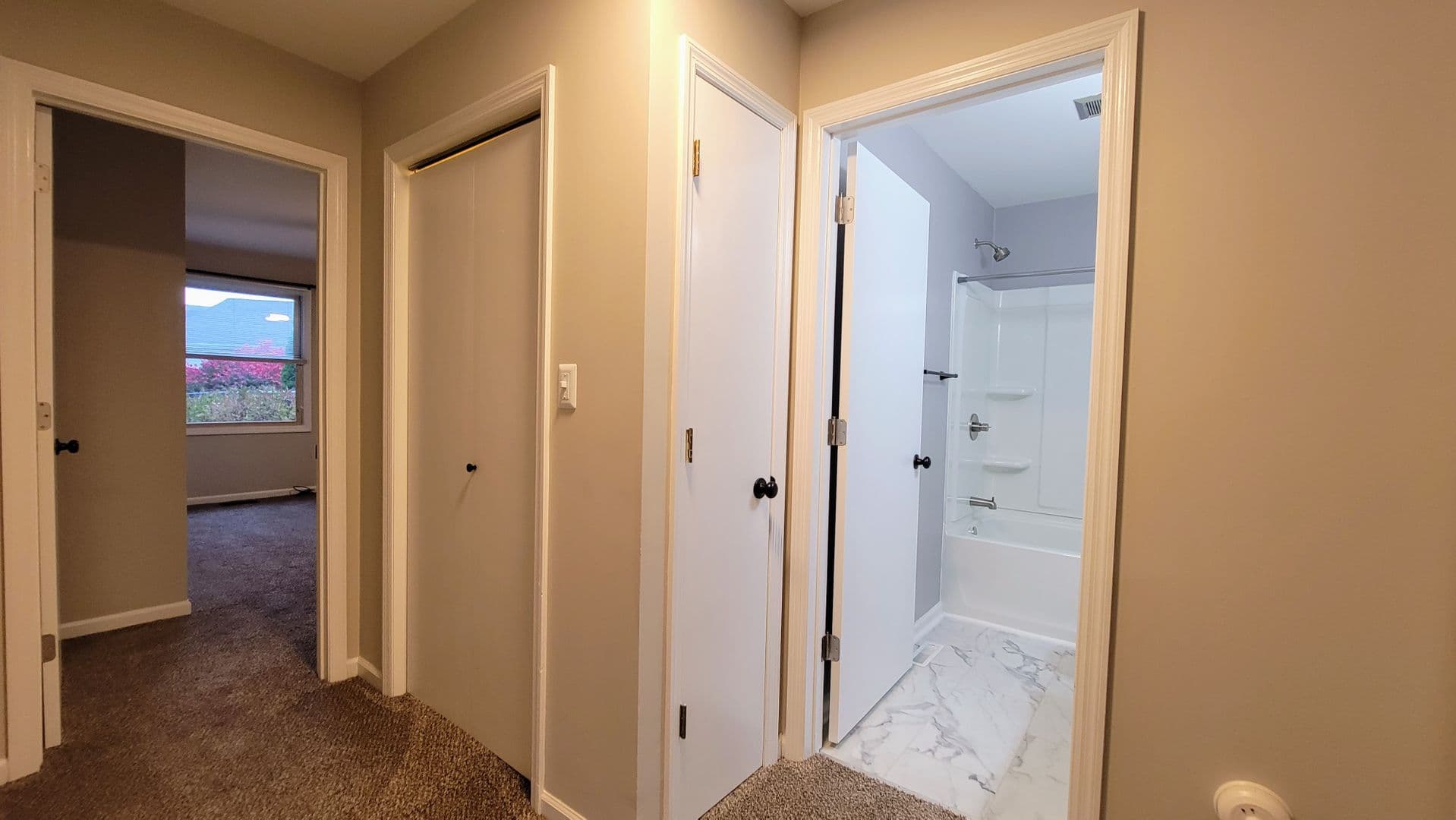 Champaign Condo: 1601 Coventry Dr. Apt. #B