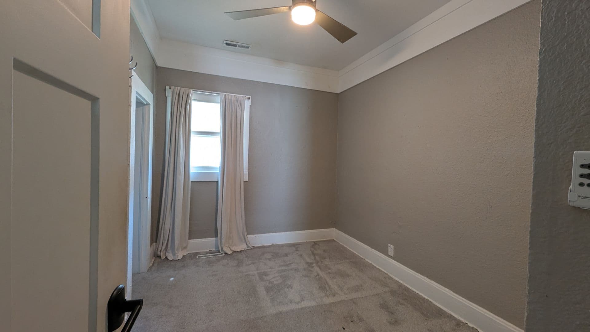 Charleston House: 1532 2nd St Charleston