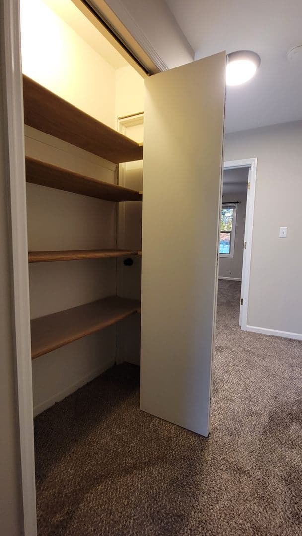 Champaign Condo: 1601 Coventry Dr. Apt. #B