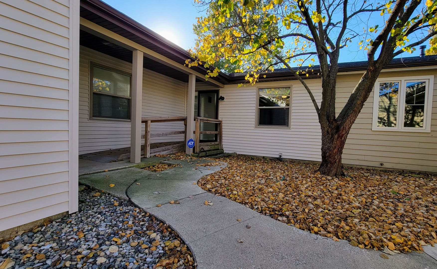Champaign Condo: 1601 Coventry Dr. Apt. #B