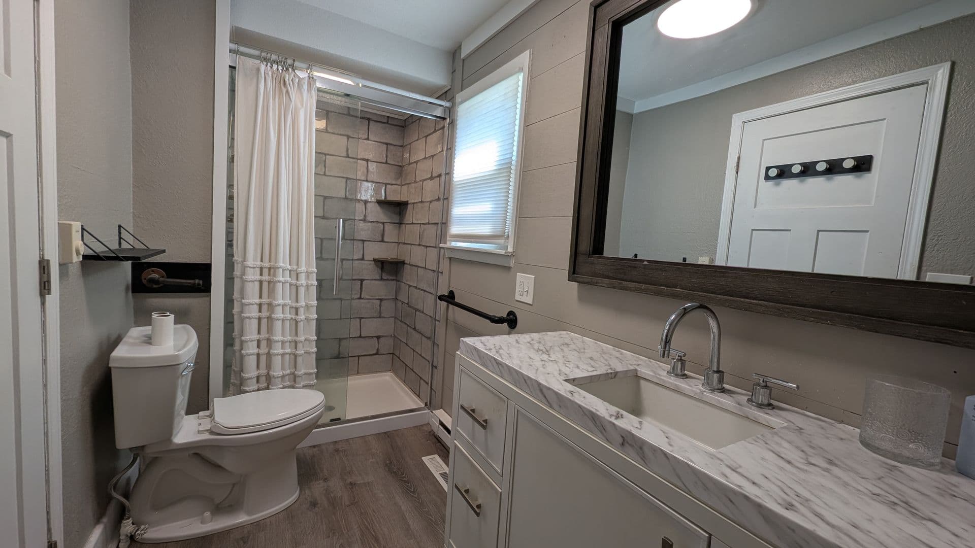 Charleston House: 1532 2nd St Charleston