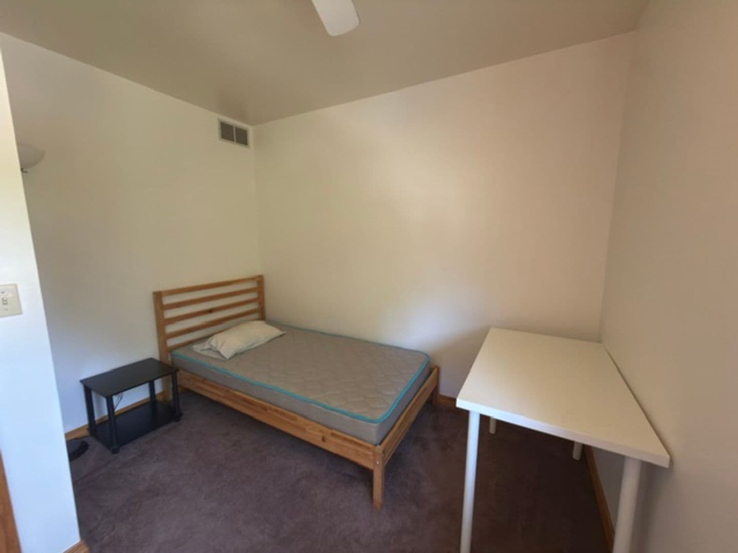 Urbana Apartment: 3202 Chatham Dr