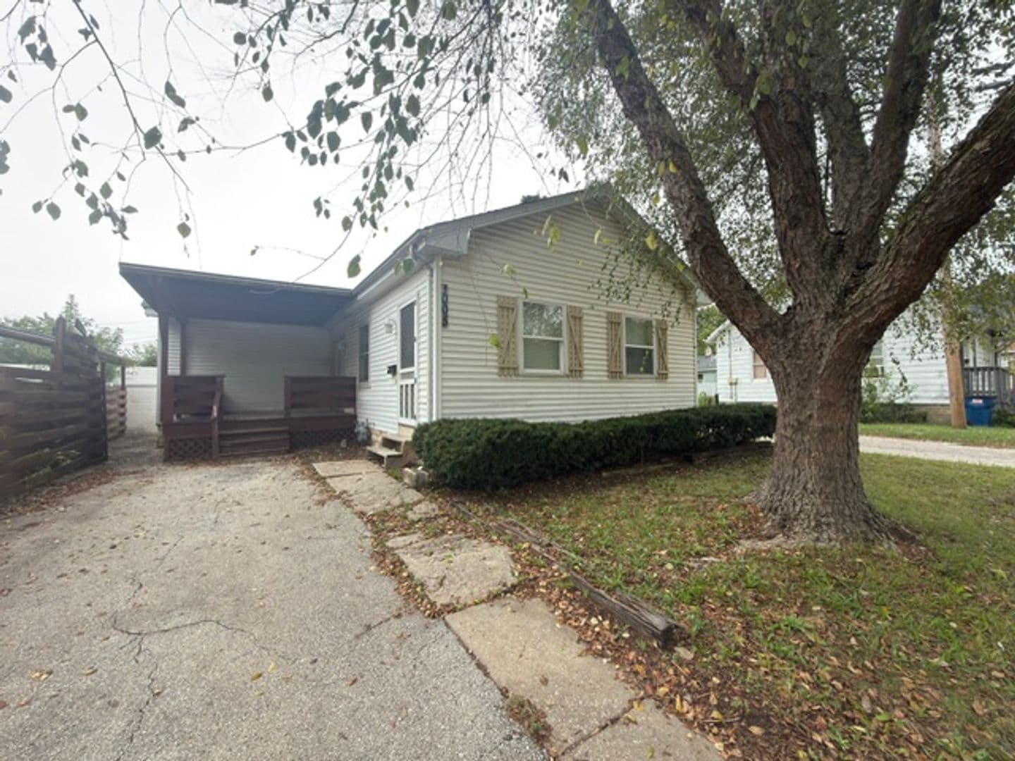 Champaign House: 1005 N. Elm St. Champaign, IL 61820