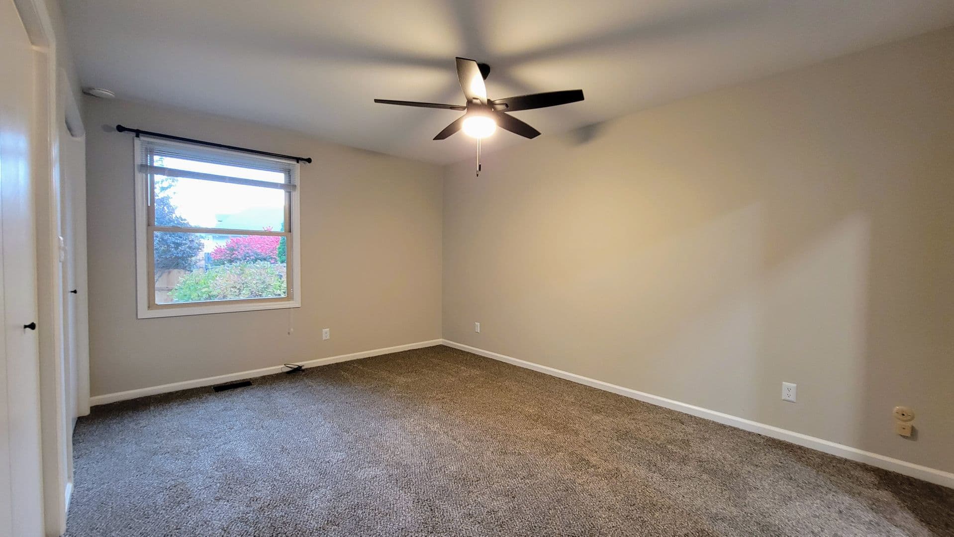 Champaign Condo: 1601 Coventry Dr. Apt. #B