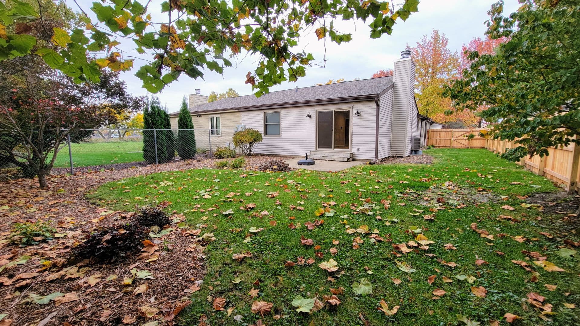 Champaign Condo: 1601 Coventry Dr. Apt. #B