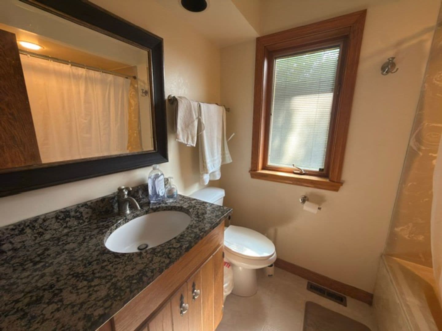 Urbana Apartment: 3202 Chatham Dr