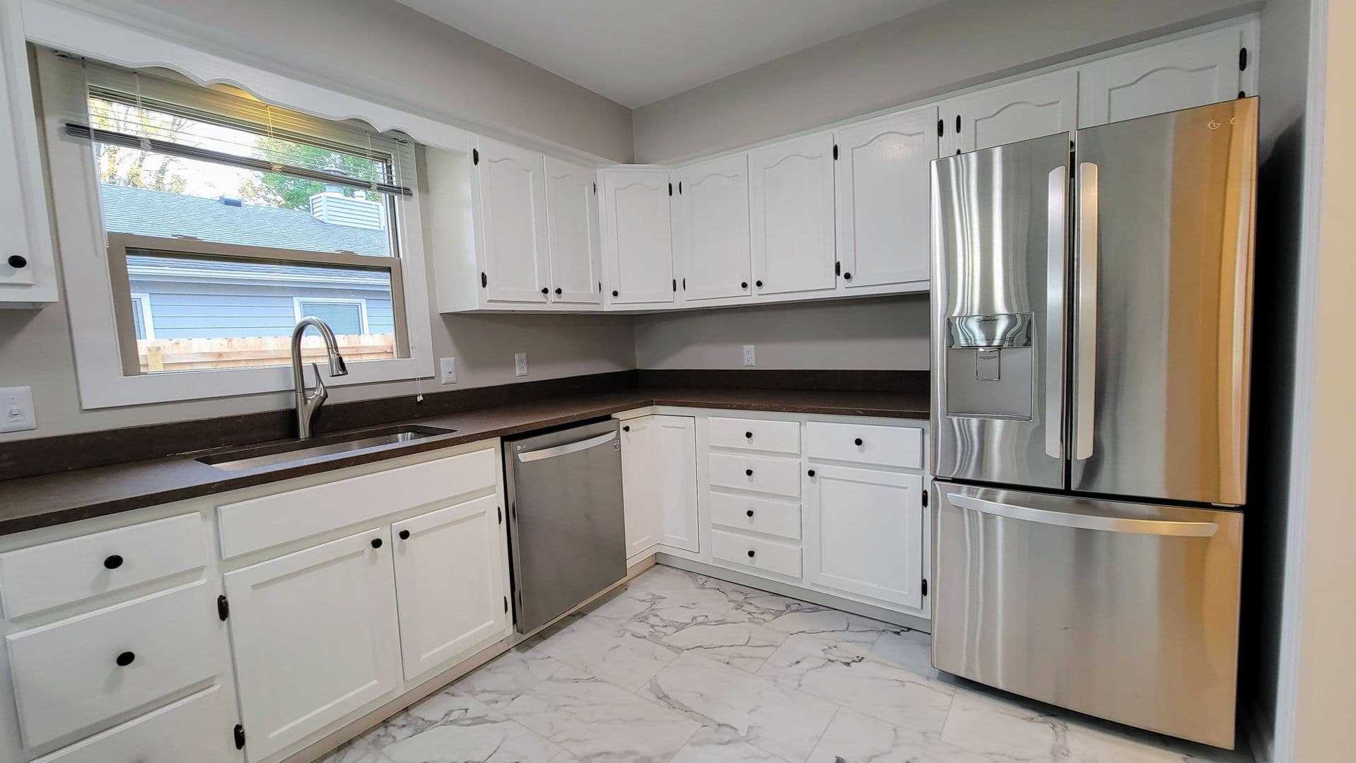 Champaign Condo: 1601 Coventry Dr. Apt. #B