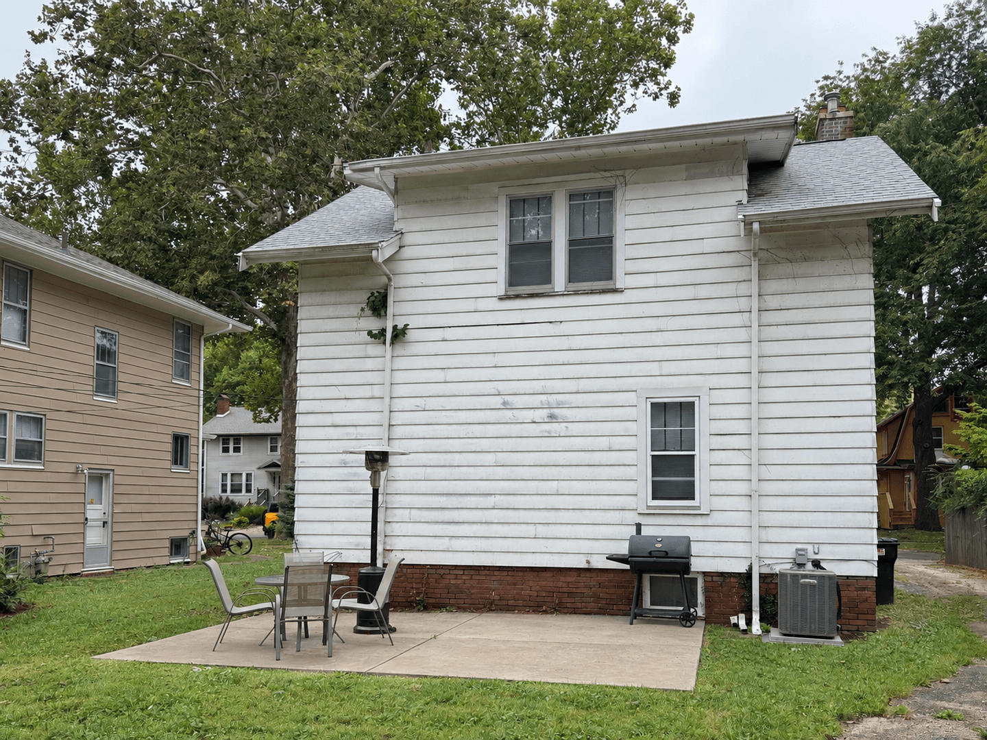 Urbana House: 1004 S Busey Ave - Urbana 61801