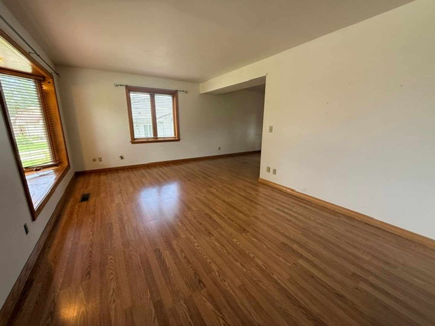 Urbana Apartment: 3202 Chatham Dr