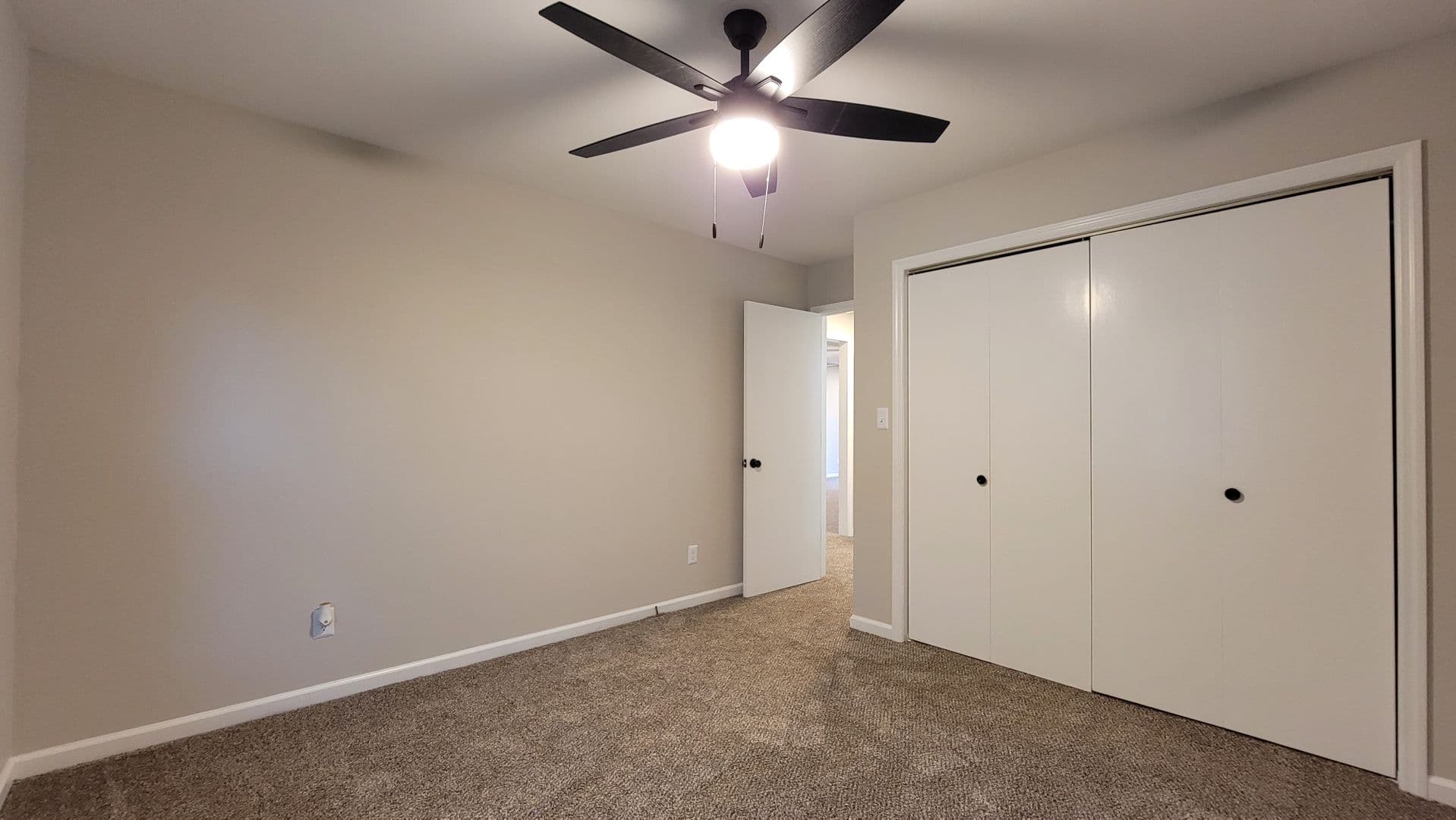 Champaign Condo: 1601 Coventry Dr. Apt. #B