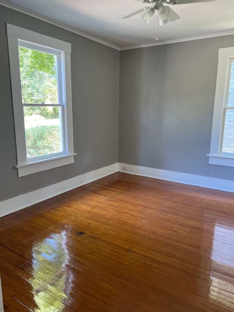 Shreveport House: 1025 Foster St