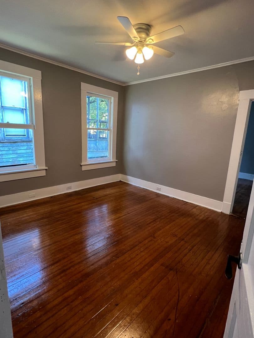 Shreveport House: 1025 Foster St