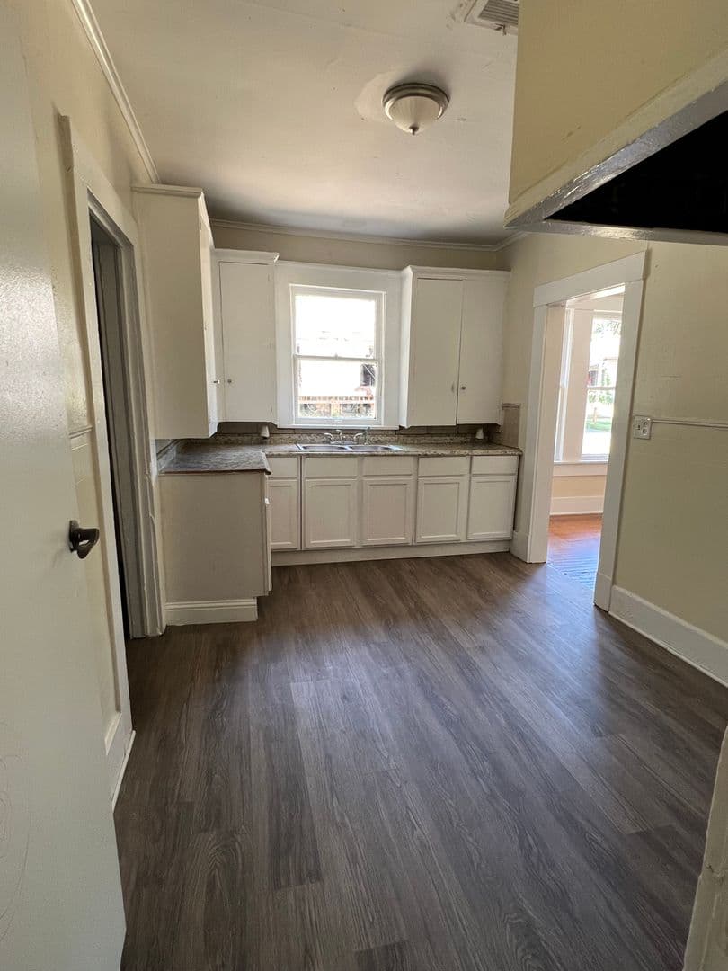 Shreveport House: 1025 Foster St